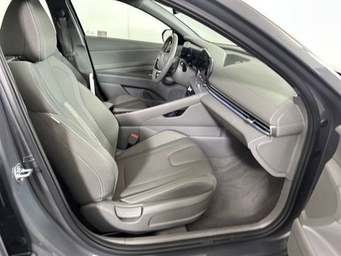Certified 2025 Hyundai Elantra SEL image 56