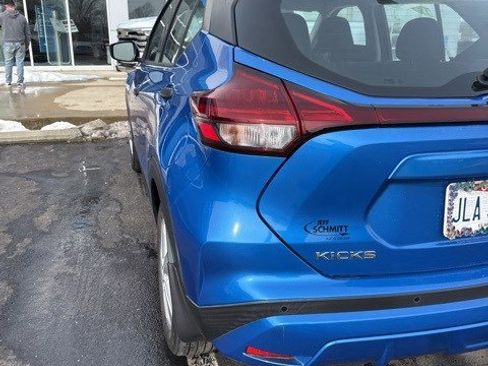 Used 2021 Nissan Kicks S image 3