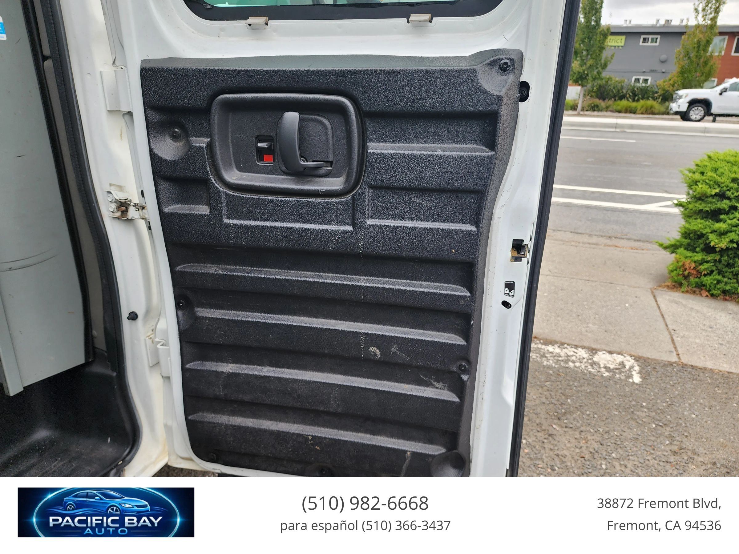 Used 2012 Chevrolet Express 2500 RWD image 21