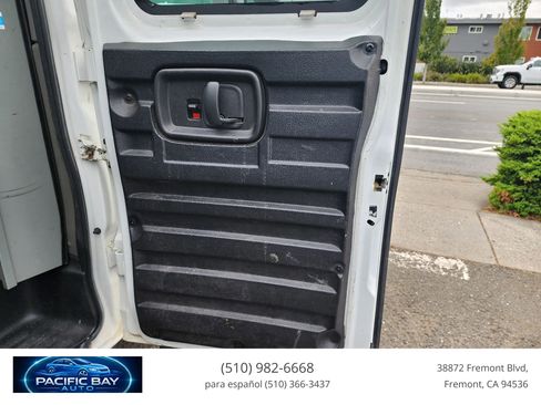 Used 2012 Chevrolet Express 2500 RWD image 21