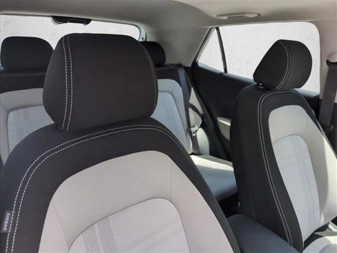 Certified 2025 Hyundai Venue SEL FWD image 25