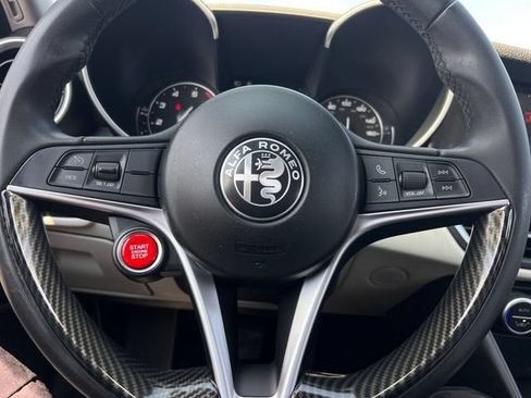 Used 2019 Alfa Romeo Giulia RWD image 18