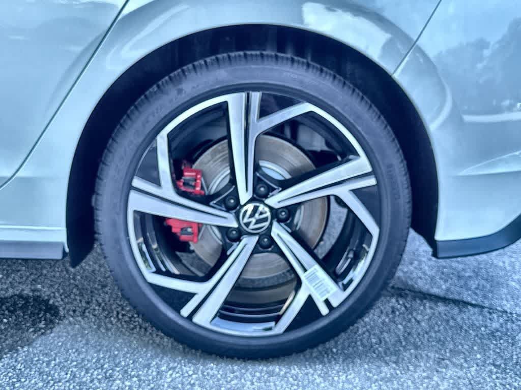 New 2026 Volkswagen GTI SE FWD image 11