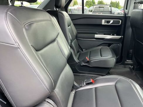 Used 2024 Ford Explorer XLT w/ Equipment Group 202A AWD/4WD image 27