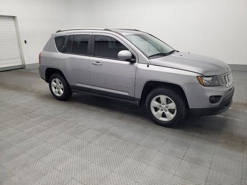 Used 2016 Jeep Compass Latitude image 11