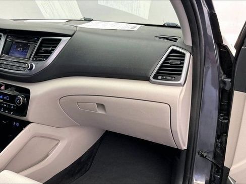 Used 2017 Hyundai Tucson Value AWD/4WD image 16