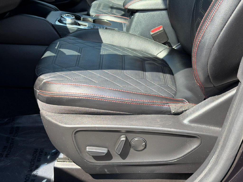 Used 2023 Ford Escape ST-Line Elite w/ Premium Technology Package AWD/4WD image 17