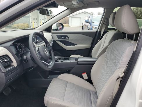 Used 2023 Nissan Rogue SV FWD image 8