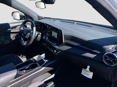 Used 2025 Chevrolet Equinox LT image 28