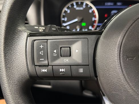Used 2023 Nissan Rogue SV AWD/4WD image 22