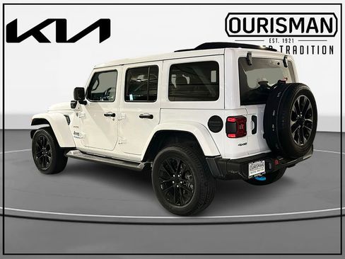 Used 2022 Jeep Wrangler Unlimited Sahara w/ Cold Weather Group image 3