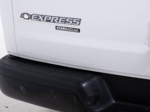 Used 2014 Chevrolet Express 3500 3500 3dr Extended Cargo Van image 26