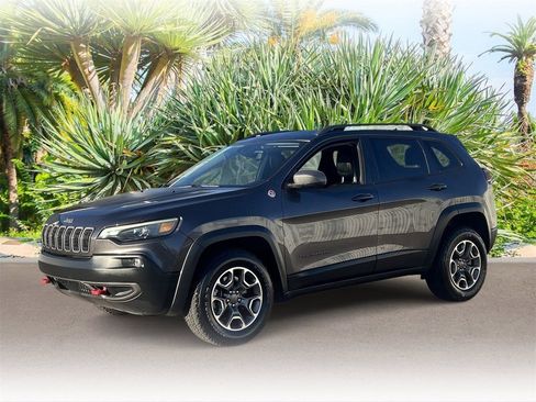 Used 2021 Jeep Cherokee Trailhawk image 1