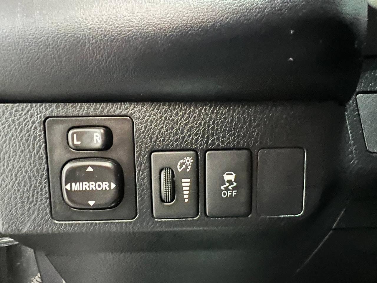 Used 2013 Toyota RAV4 XLE FWD image 25
