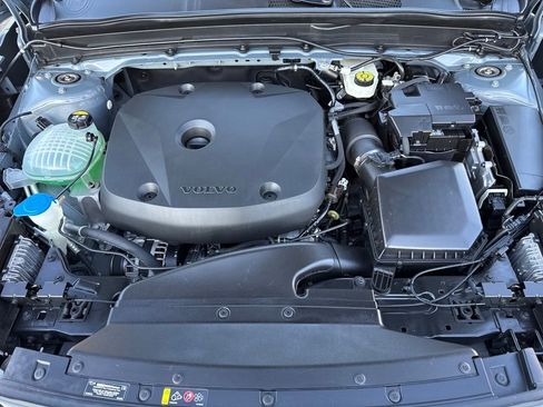 Used 2021 Volvo XC40 T5 R-Design w/ Advanced Package image 27