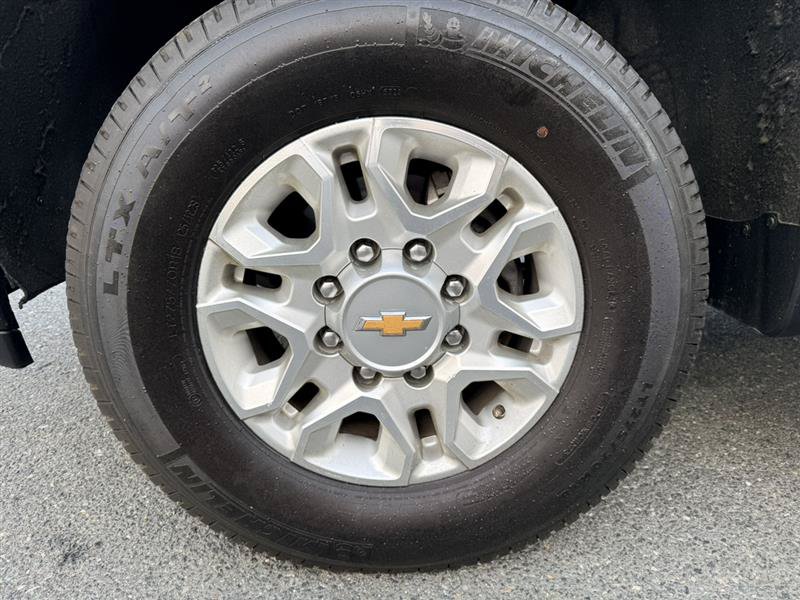 Used 2023 Chevrolet Silverado 2500 LT w/ Convenience Package AWD/4WD image 9