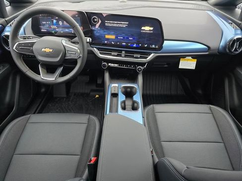 New 2026 Chevrolet Equinox EV LT image 17