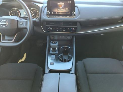 Certified 2025 Nissan Rogue S image 21