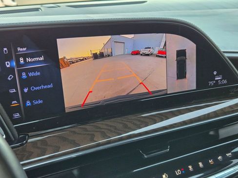 Used 2024 Cadillac Escalade ESV Sport Platinum image 21