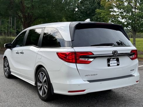 Used 2023 Honda Odyssey Touring image 3