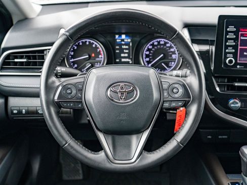 Used 2021 Toyota Camry SE FWD image 18