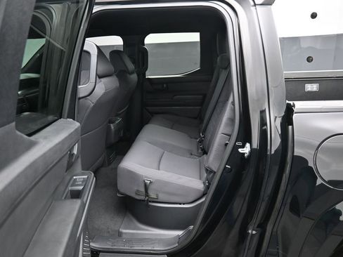 Certified 2025 Toyota Tacoma SR5 image 28