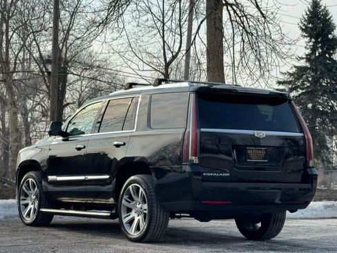 Used 2015 Cadillac Escalade Premium image 7