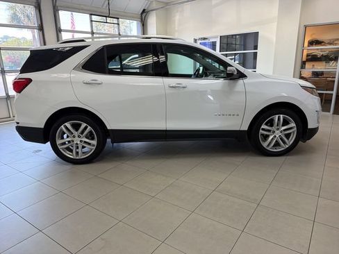 Used 2018 Chevrolet Equinox Premier FWD image 9