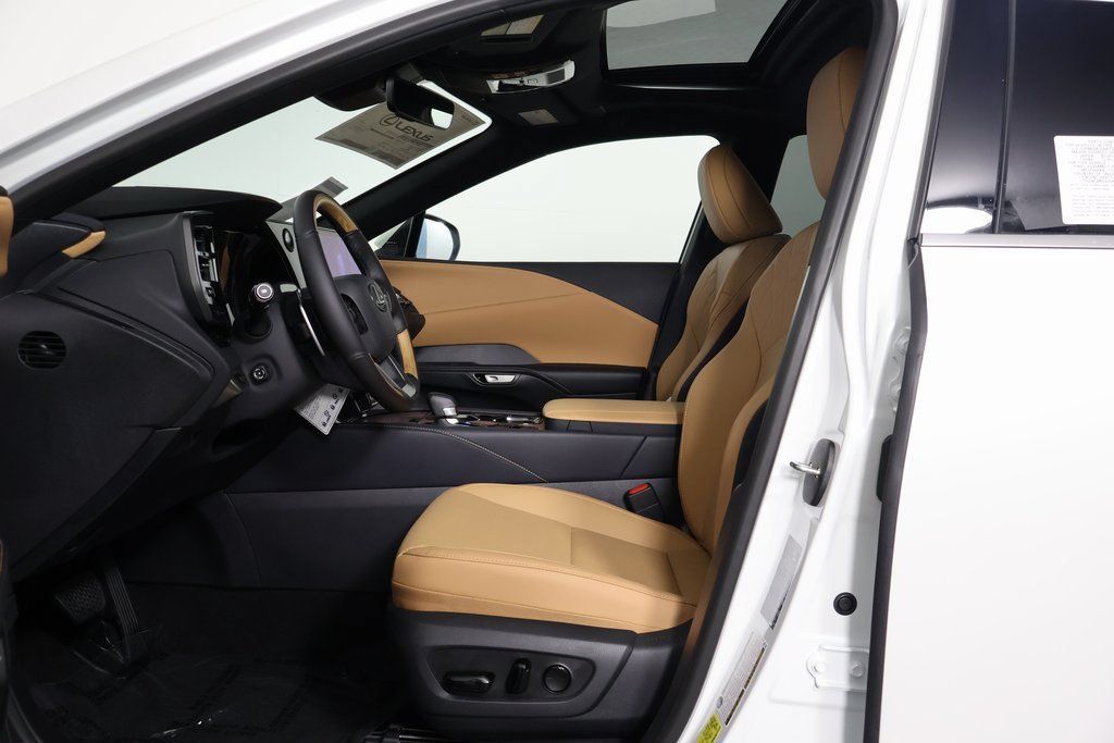 New 2026 Lexus RX 450h AWD w/ Convenience Package image 5