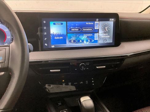 Certified 2025 Nissan Kicks SR image 5