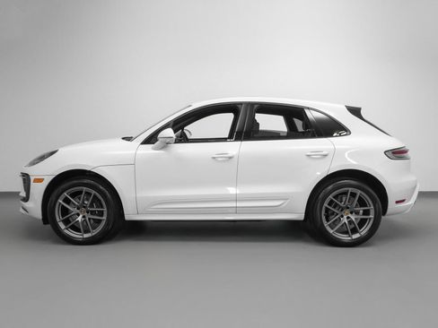 Used 2025 Porsche Macan image 2