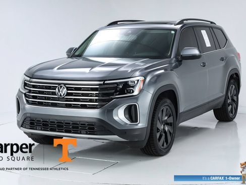 Used 2024 Volkswagen Atlas SE w/ Panoramic Sunroof Package FWD image 41