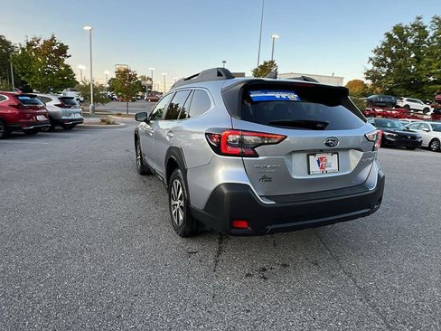 Used 2025 Subaru Outback Premium w/ Popular Package #1A image 6