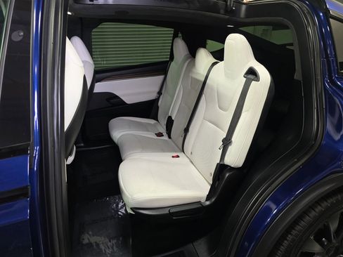 Used 2023 Tesla Model X AWD/4WD image 10