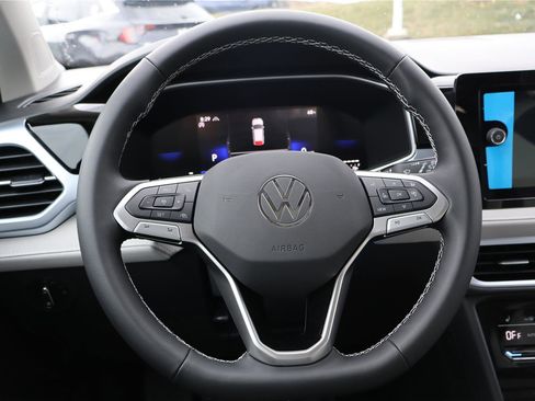 New 2026 Volkswagen Taos SE AWD/4WD image 15