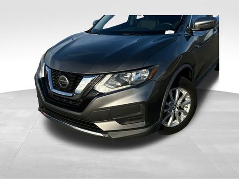 Used 2018 Nissan Rogue SV image 9