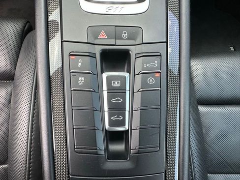 Certified 2019 Porsche 911 Turbo AWD/4WD image 32