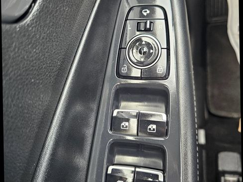 Used 2023 Hyundai Santa Fe Limited AWD/4WD image 16