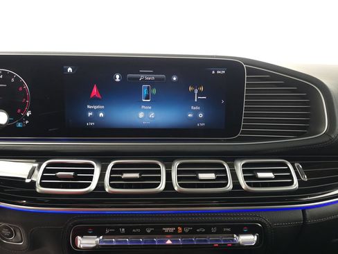 Used 2025 Mercedes-Benz GLS 450 4MATIC image 17