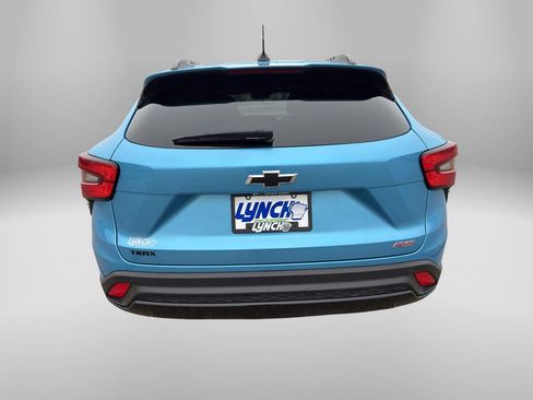 Used 2025 Chevrolet Trax RS w/ Sunroof Package image 4