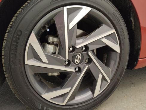 Used 2025 Hyundai Elantra Sport FWD image 31