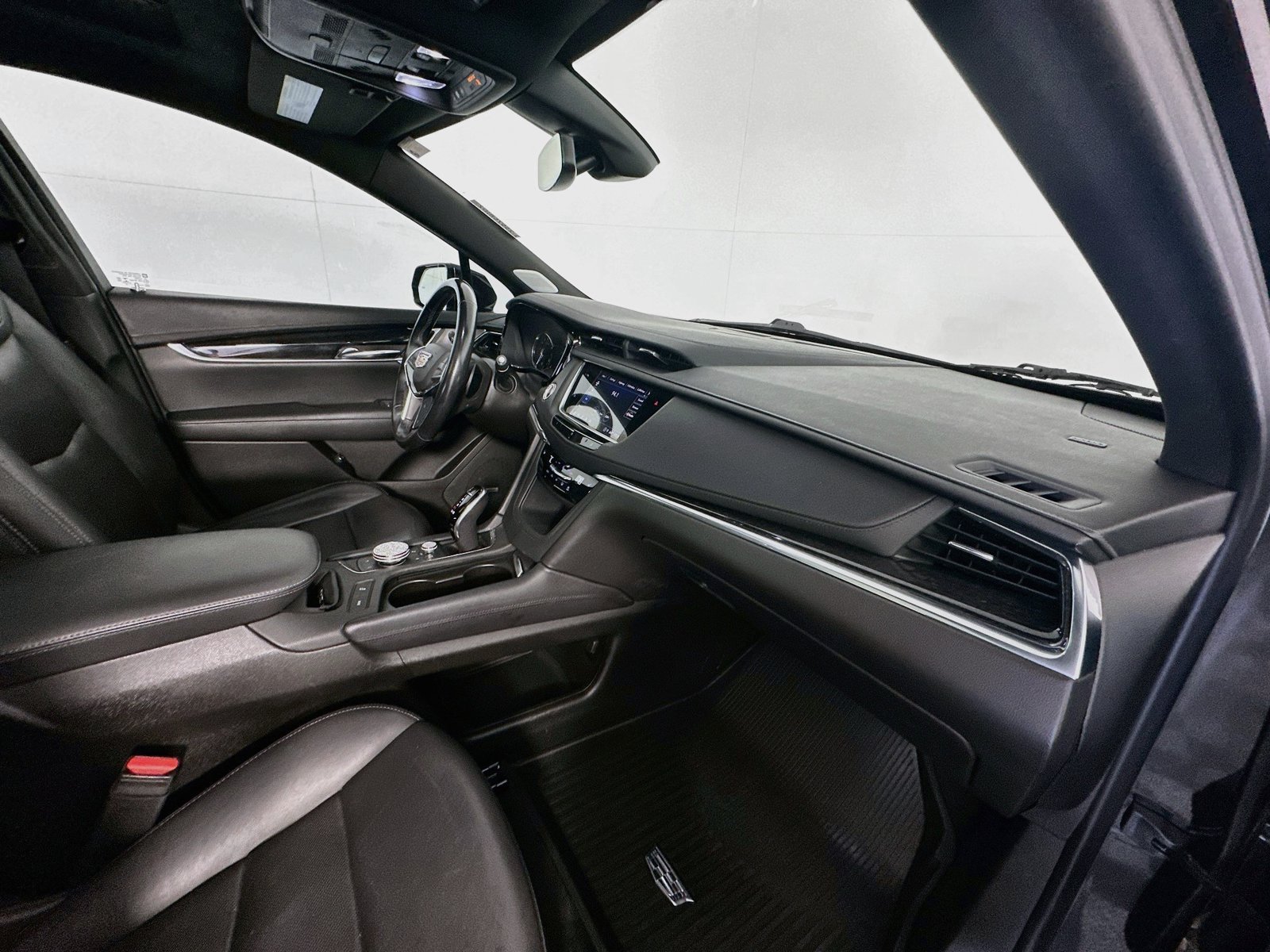 Used 2021 Cadillac XT5 Premium Luxury w/ LPO, Floor Liner Package FWD image 29