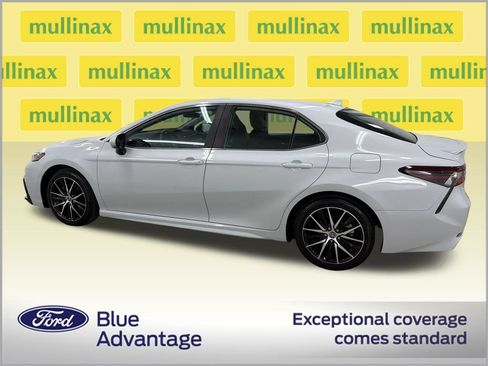 Used 2024 Toyota Camry SE FWD image 11