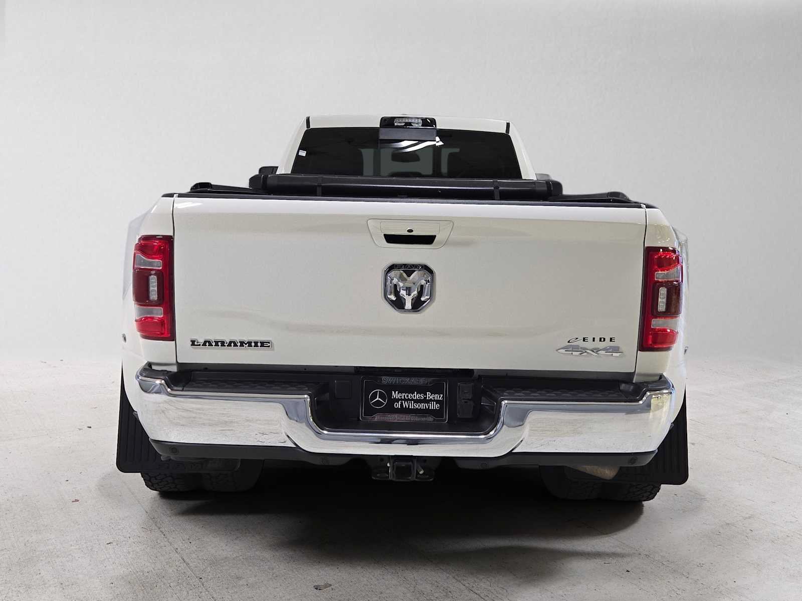 Used 2024 RAM 3500 Laramie w/ Towing Technology Group AWD/4WD image 4