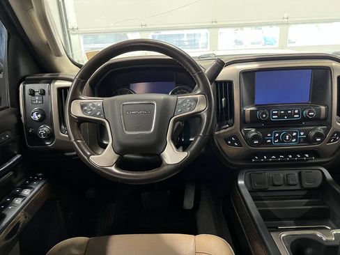 Used 2019 GMC Sierra 2500 Denali w/ Duramax Plus Package AWD/4WD image 8