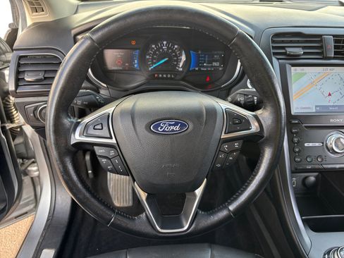 Used 2020 Ford Fusion Titanium image 9