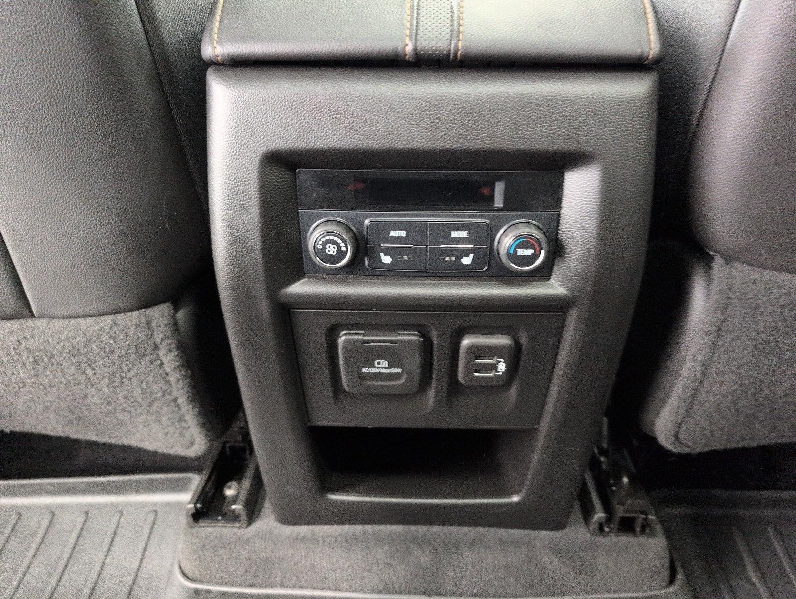 Used 2021 Chevrolet Traverse Premier w/ Redline Edition AWD/4WD image 24