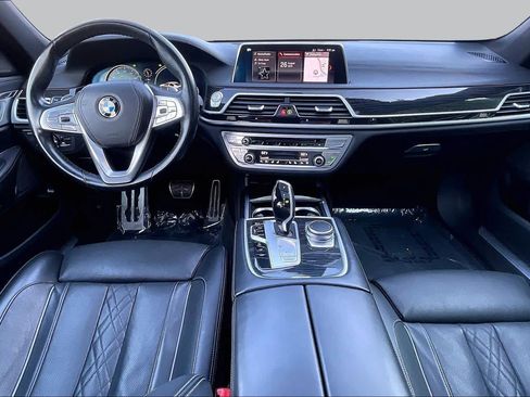 Used 2019 BMW 750i xDrive w/ M Sport Package AWD/4WD image 15