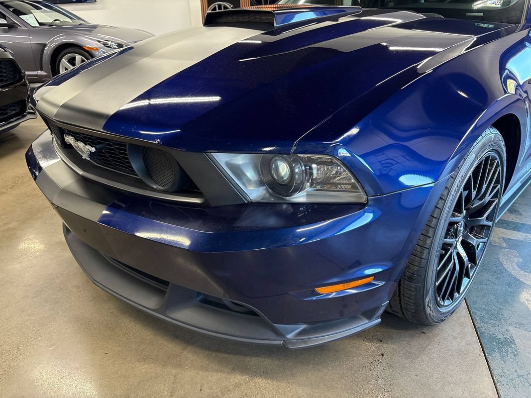Used 2010 Ford Mustang GT Premium RWD image 21