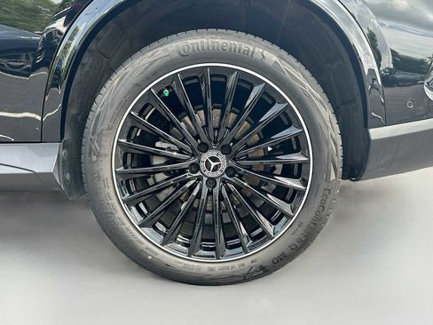 Used 2024 Mercedes-Benz GLC 300 4MATIC image 31